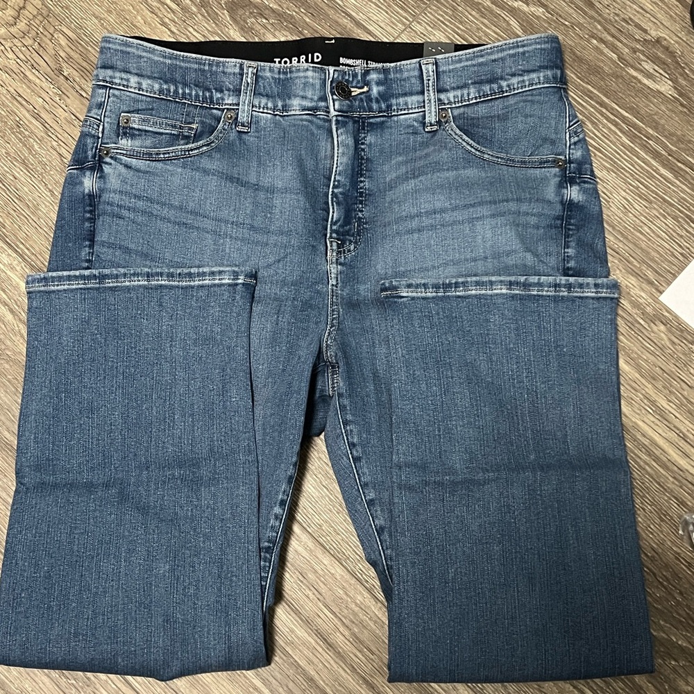 torrid Bombshell High-Rise Straight Jean 14 XS NWT - Picture 2 of 4